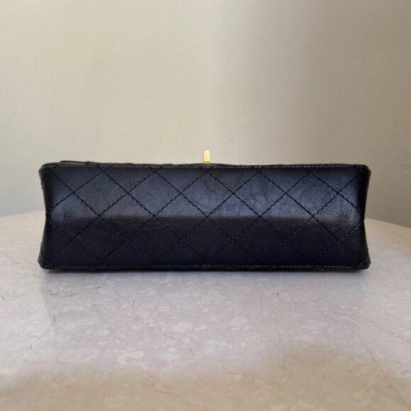 CHANEL 2.55 Reissue Size 225 Bag Aged Calfskin Authentic Pre-Owned - Picture 7 of 11